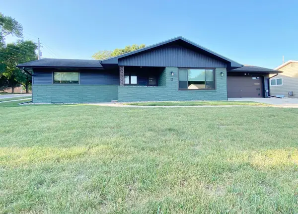 4 Edward Drive SW, LeMars, IA 51031