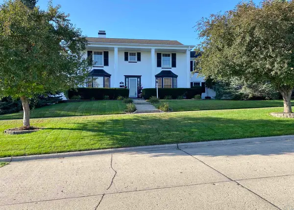 920 Plymouth St SE, LeMars, IA 51031