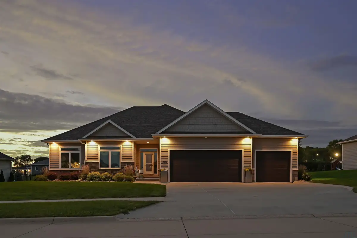 6741 Prairie View Court, Sioux City, IA 51106 - #1