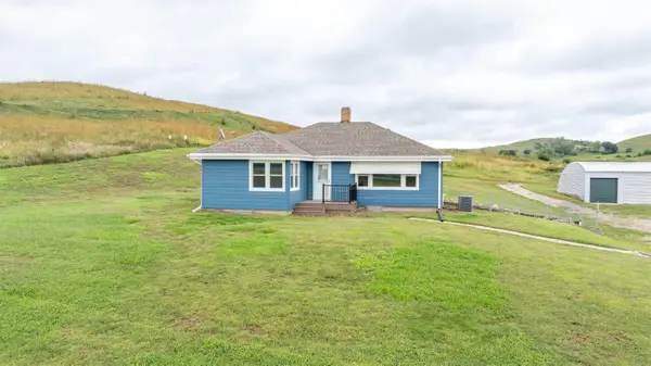 14827 Oak Ave, Castana, IA 51010