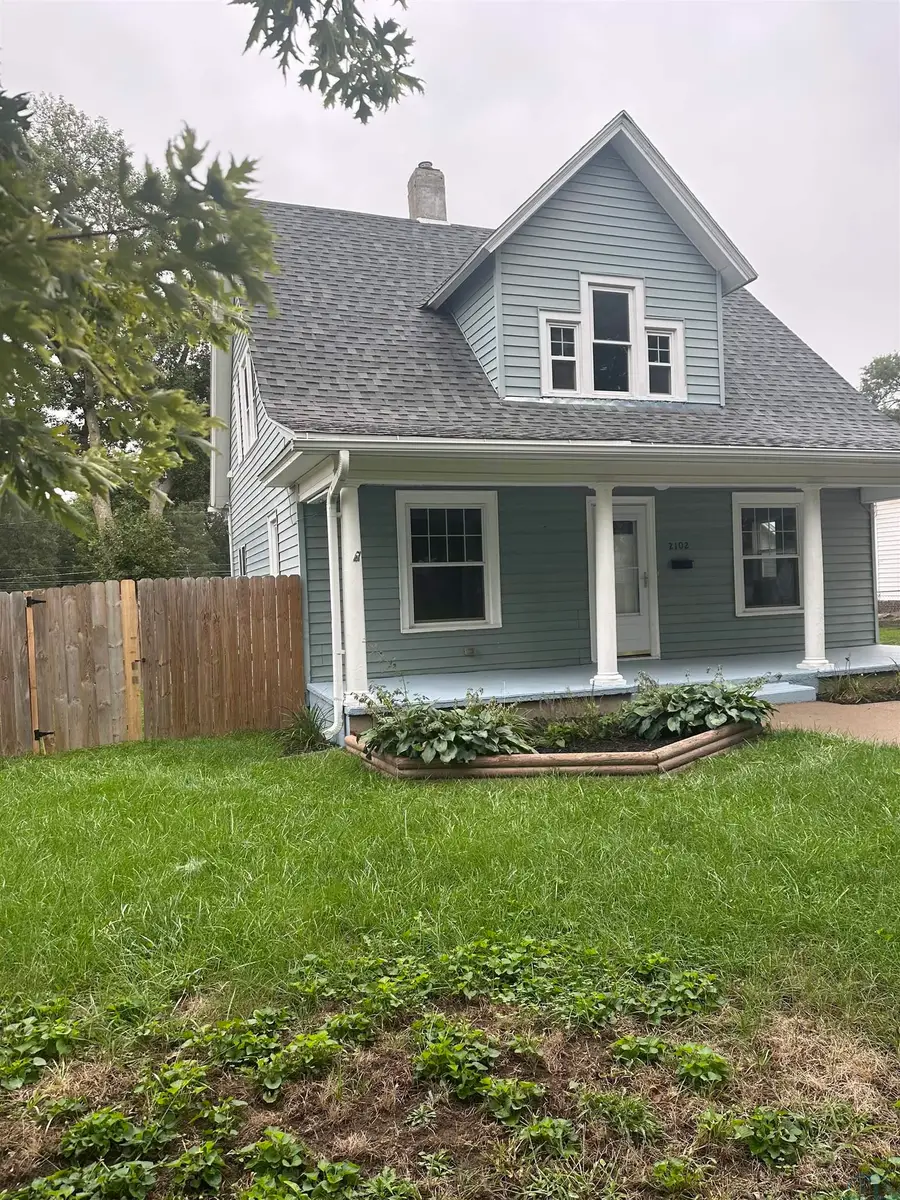 2102 Magnolia Street, Sioux City, IA 51106 - #2