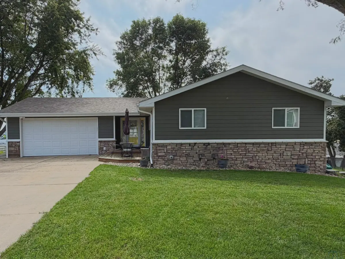 1523 MERCURY DR, Hinton, IA 51024 - #1