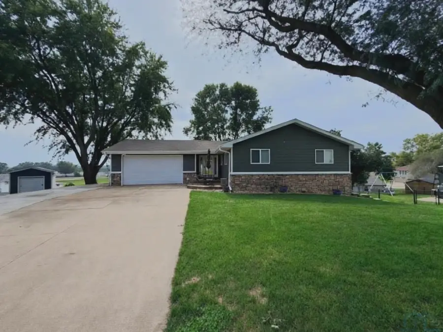 1523 MERCURY DR, Hinton, IA 51024 - #2