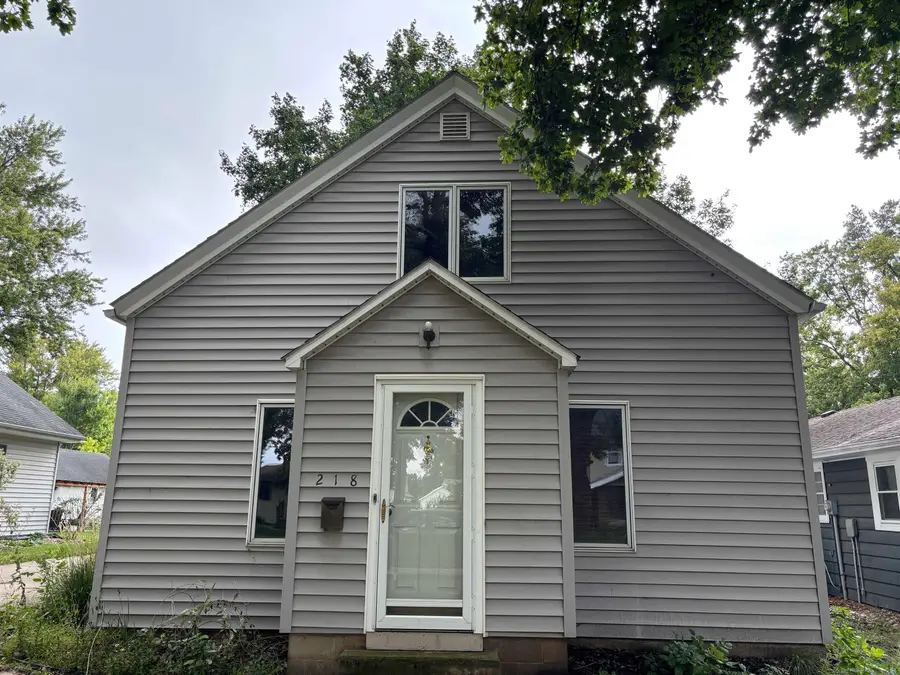 218 2nd St NW, Orange City, IA 51041 - #2