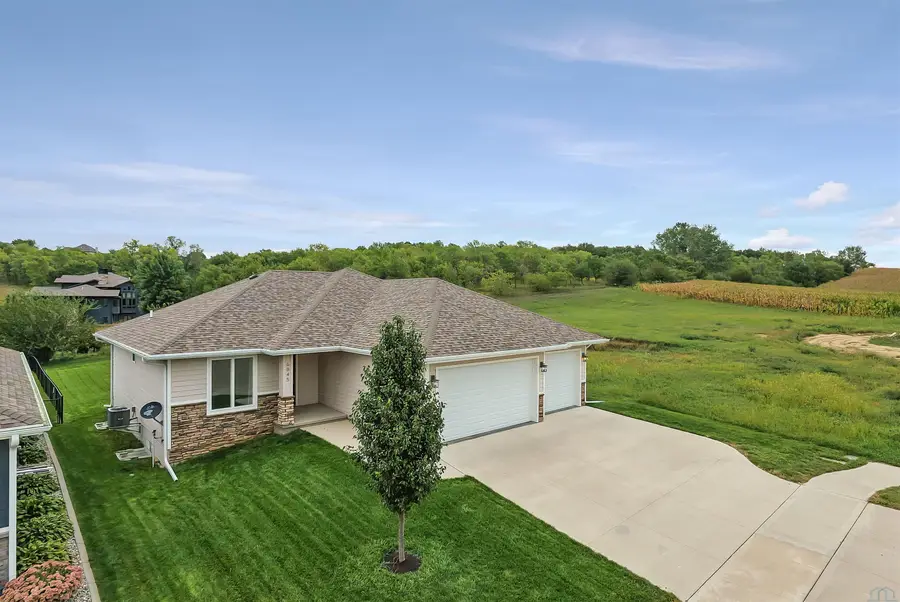 6845 Brookside Drive, Sioux City, IA 51106 - #2