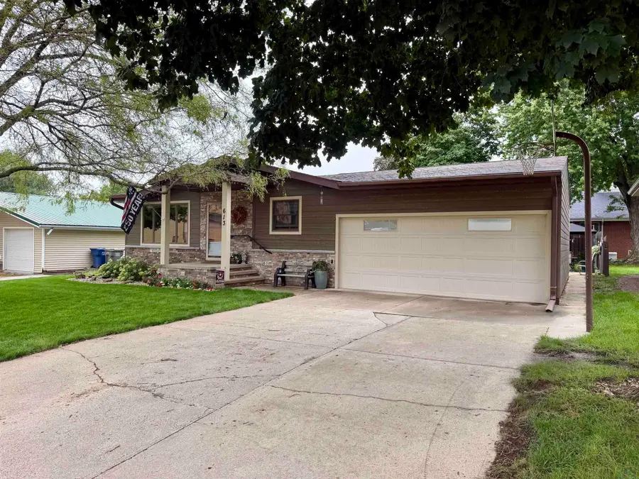 613 Kennedy St, Remsen, IA 51050 - #2