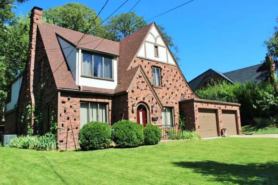 507 38TH ST, Sioux City, IA 51104 - #2