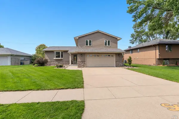 139 Golden Drive, Sergeant Bluff, IA 51054