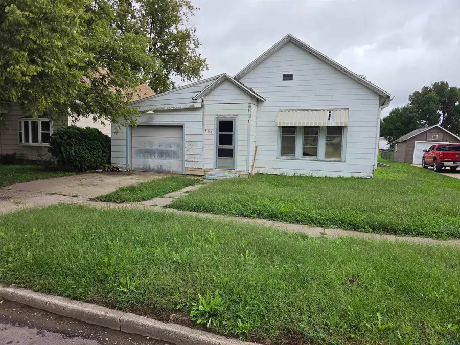 403 E PLEASANT ST, Elk Point, SD 57025 - #2