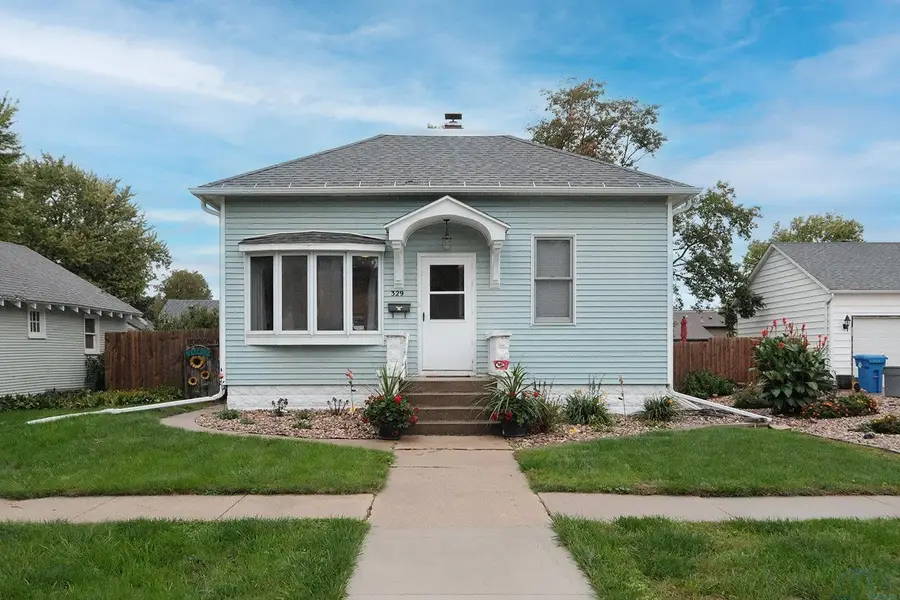329 2nd Ave NE, Sioux Center, IA 51250 - #2