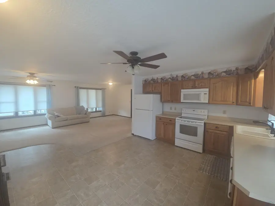 4002 Stone Ave, Sioux City, IA 51106 - #2