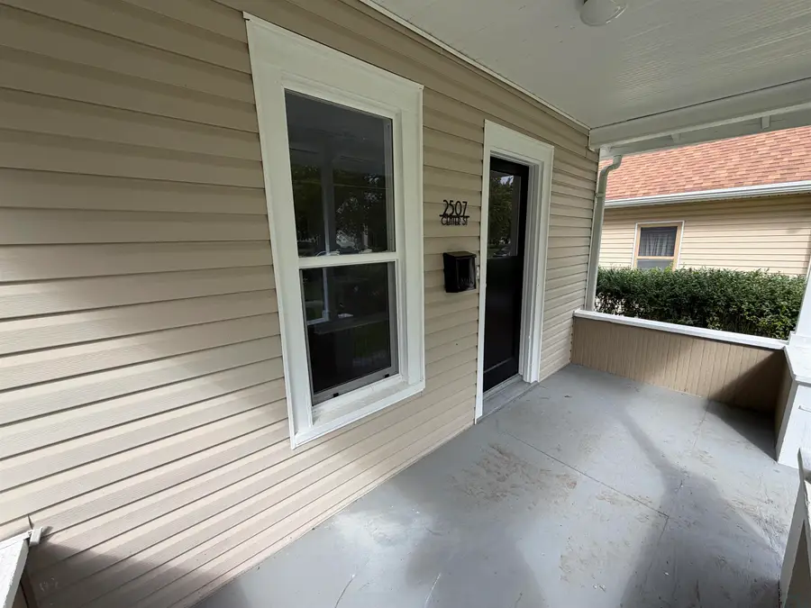 2507 CENTER ST, Sioux City, IA 51103 - #2