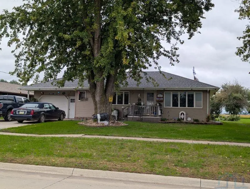501 S Maple St, Paullina, IA 51046 - #1