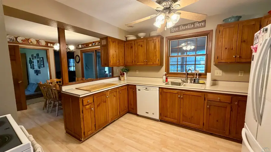 712 EMERALD DR, Storm Lake, IA 50588 - #3