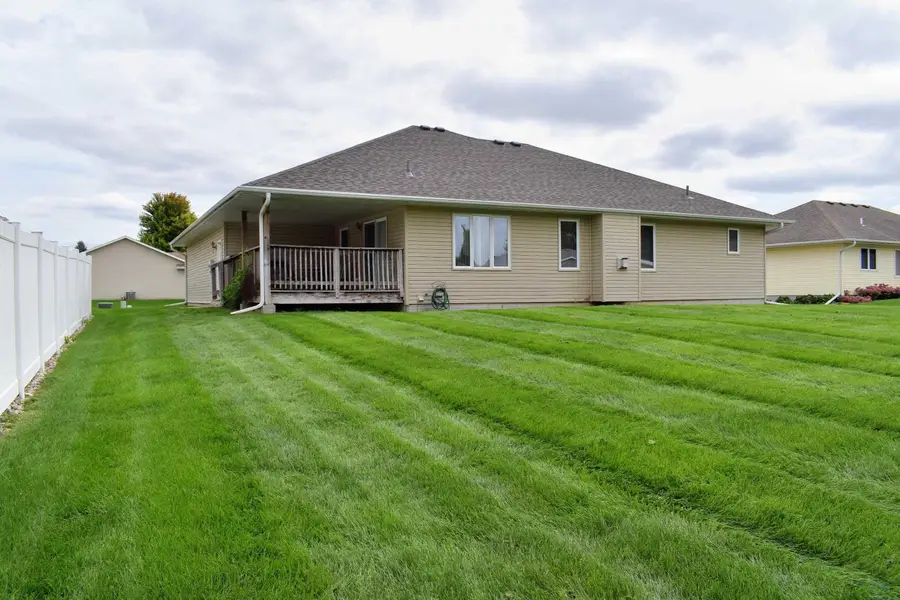 1202 Clairmont Circle, Sergeant Bluff, IA 51054 - #3