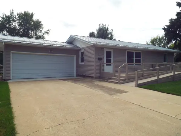 933 8th Street, Sibley, IA 51249