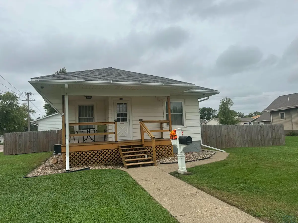 311 S 4th Street, Beresford, SD 57004 - #1