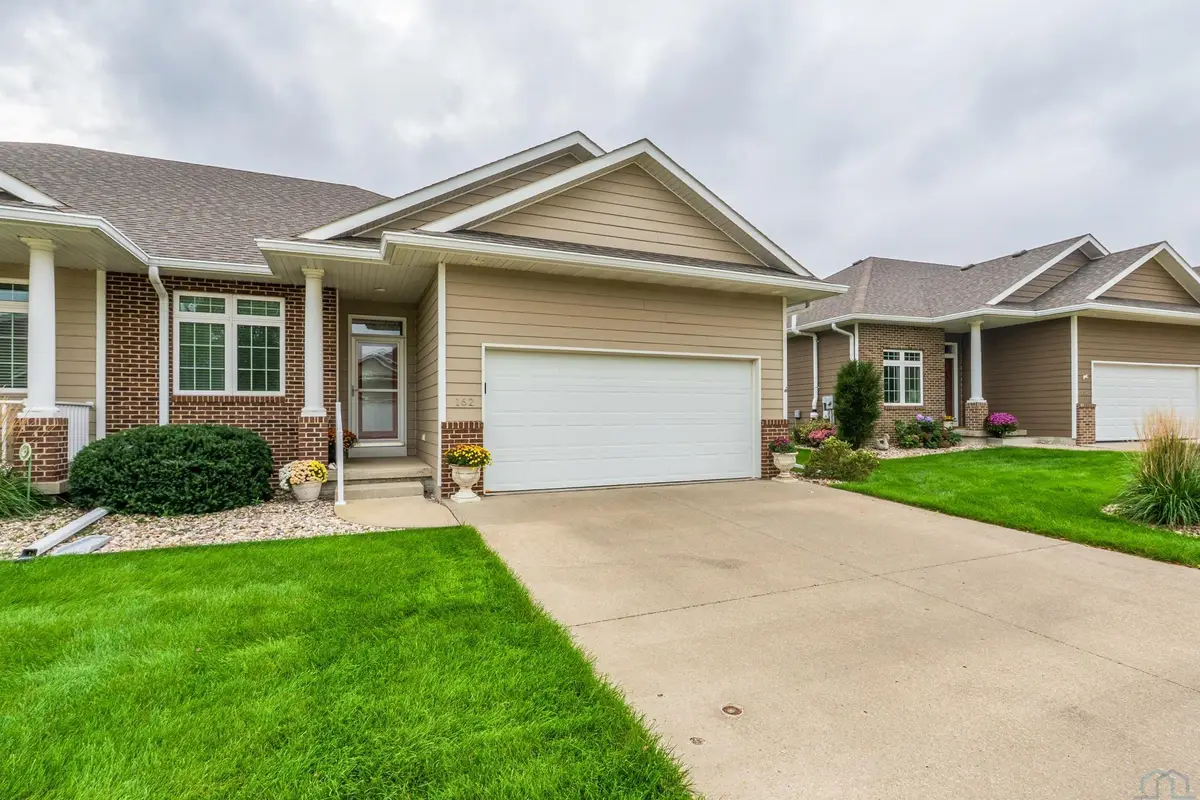 162 Brookline Trail, Dakota Dunes, SD 57049 - #1