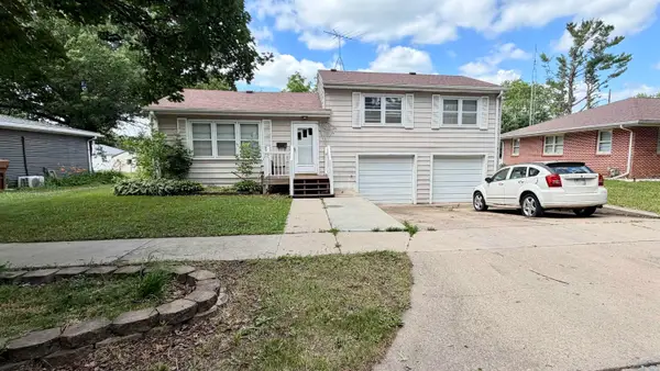 25 N WINDSOR CIR, Storm Lake, IA 50588