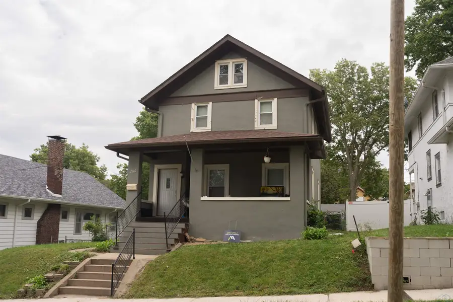 2916 Pierce St, Sioux City, IA 51104 - #2