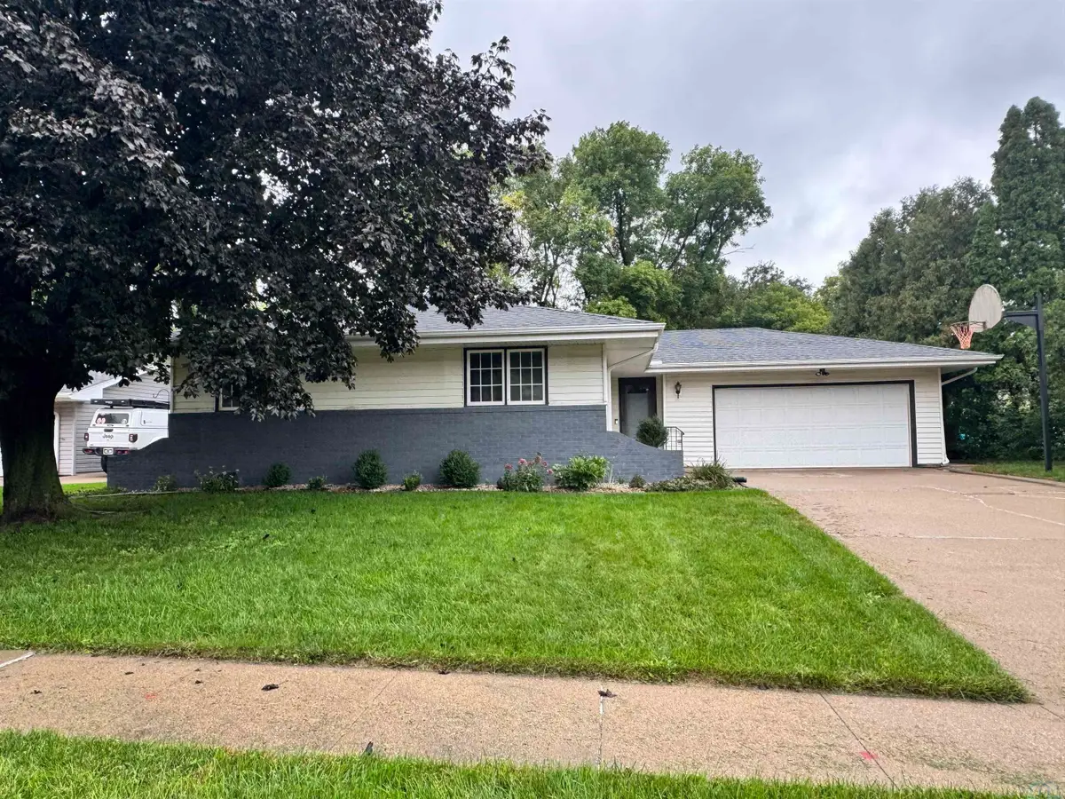 3309 Lancelot Lane, Sioux City, IA 51106 - #1