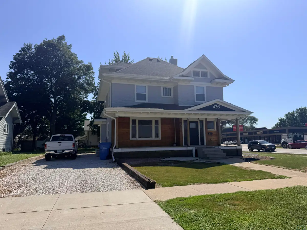 426 1ST ST SW, Le Mars, IA 51031 - #1