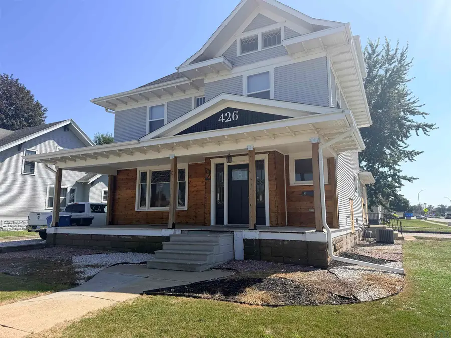 426 1ST ST SW, Le Mars, IA 51031 - #2