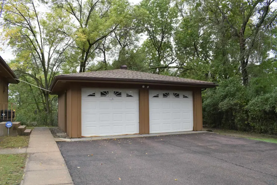 3500 W Palmer Ave, Sioux City, IA 51103 - #2