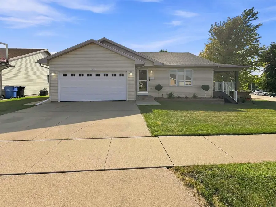 1611 Sunset SW, Le Mars, IA 51031 - #2