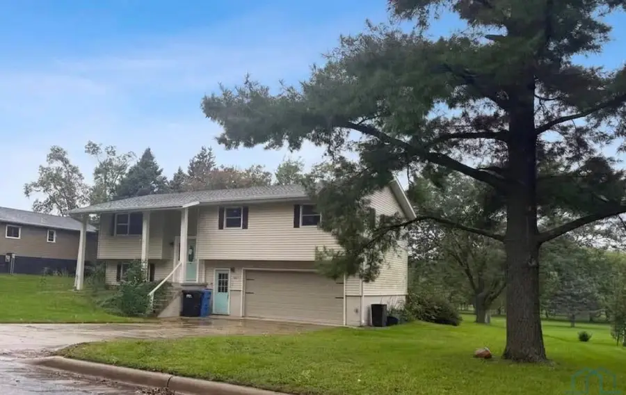 881 Country Club Dr, Akron, IA 51001 - #2