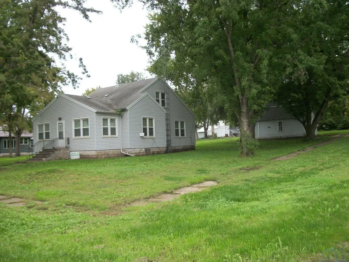 112 S Hwy 31, Washta, IA 51061 - #1