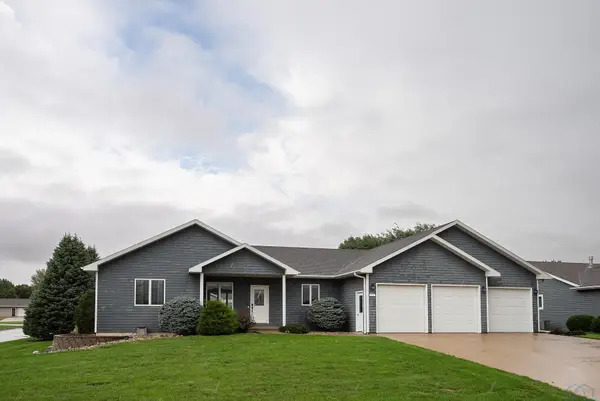 701 11TH ST SE, Orange City, IA 51041