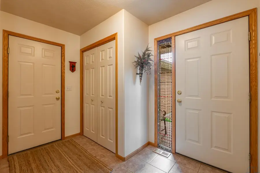 1804 Jack Nicklaus Dr, Elk Point, SD 57025 - #3
