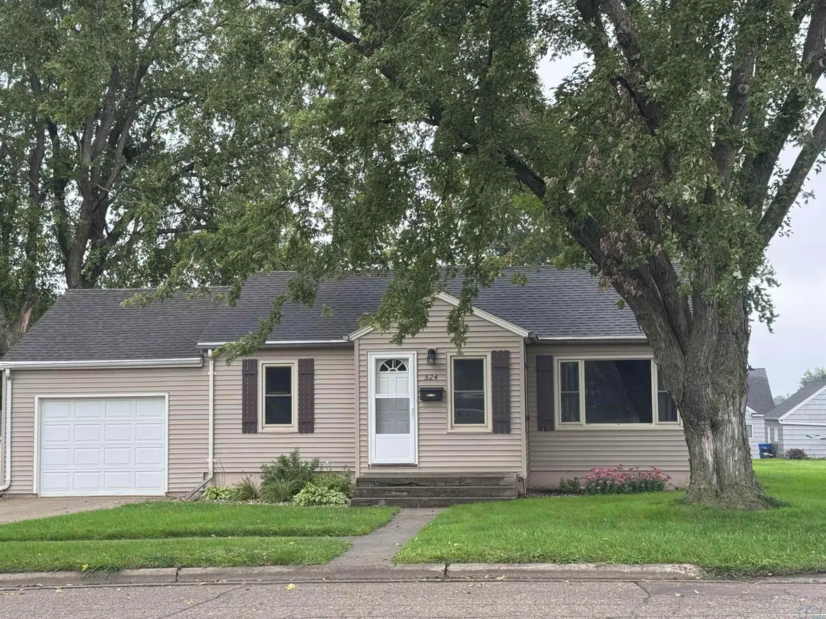 524 2nd Ave SW, Sioux Center, IA 51250 - #1