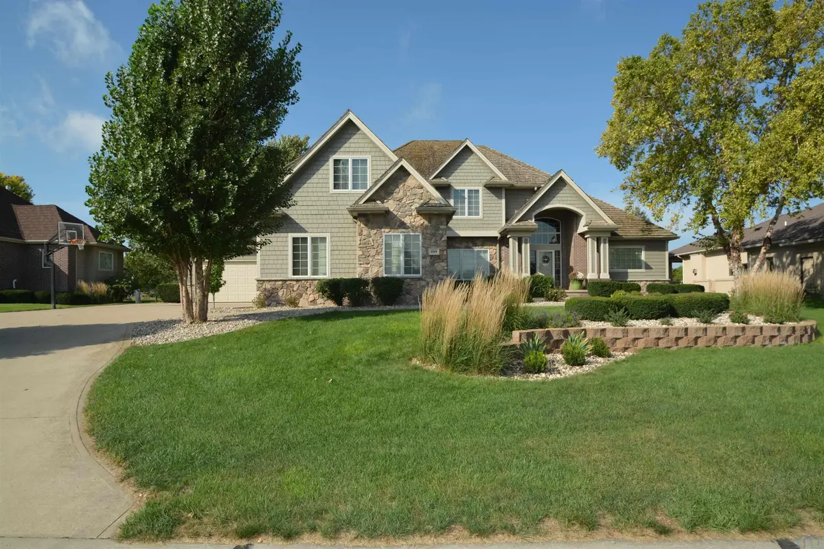 699 Cherry Hills Ln, Dakota Dunes, SD 57049 - #1