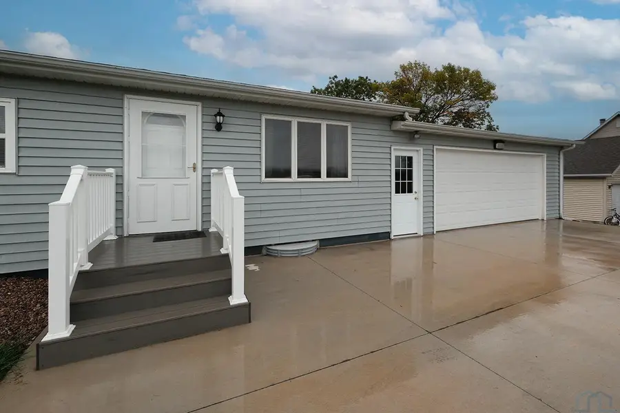 3128 370th Street, Sioux Center, IA 51250 - #3