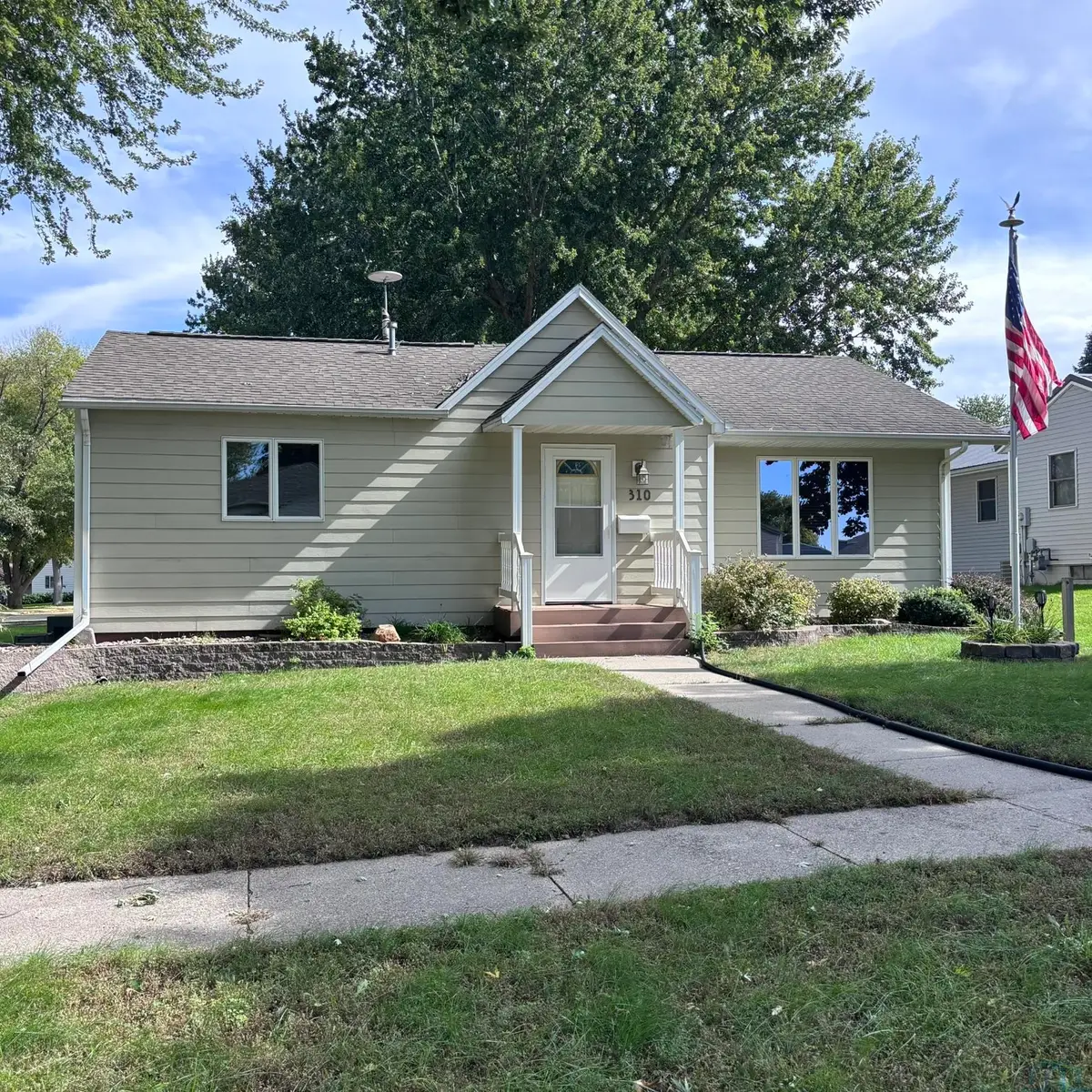 310 S Randall Street, Rock Rapids, IA 51246 - #1