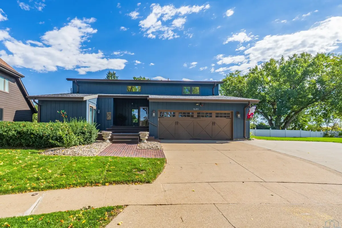 1621 Hiawatha Trail, Sioux City, IA 51104 - #1