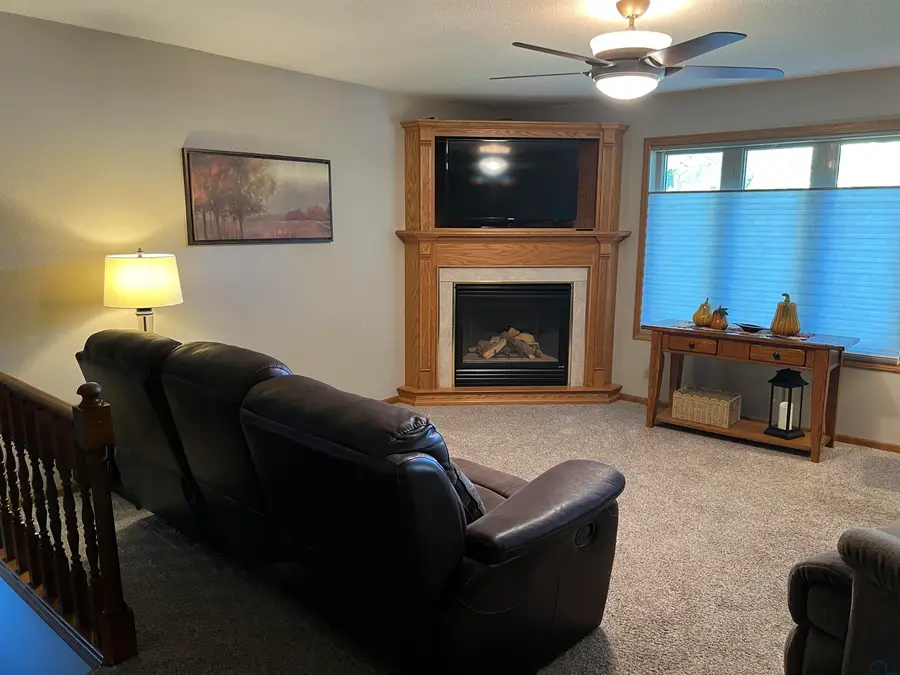 100 GOLDEN DRIVE, Sergeant Bluff, IA 51054 - #3