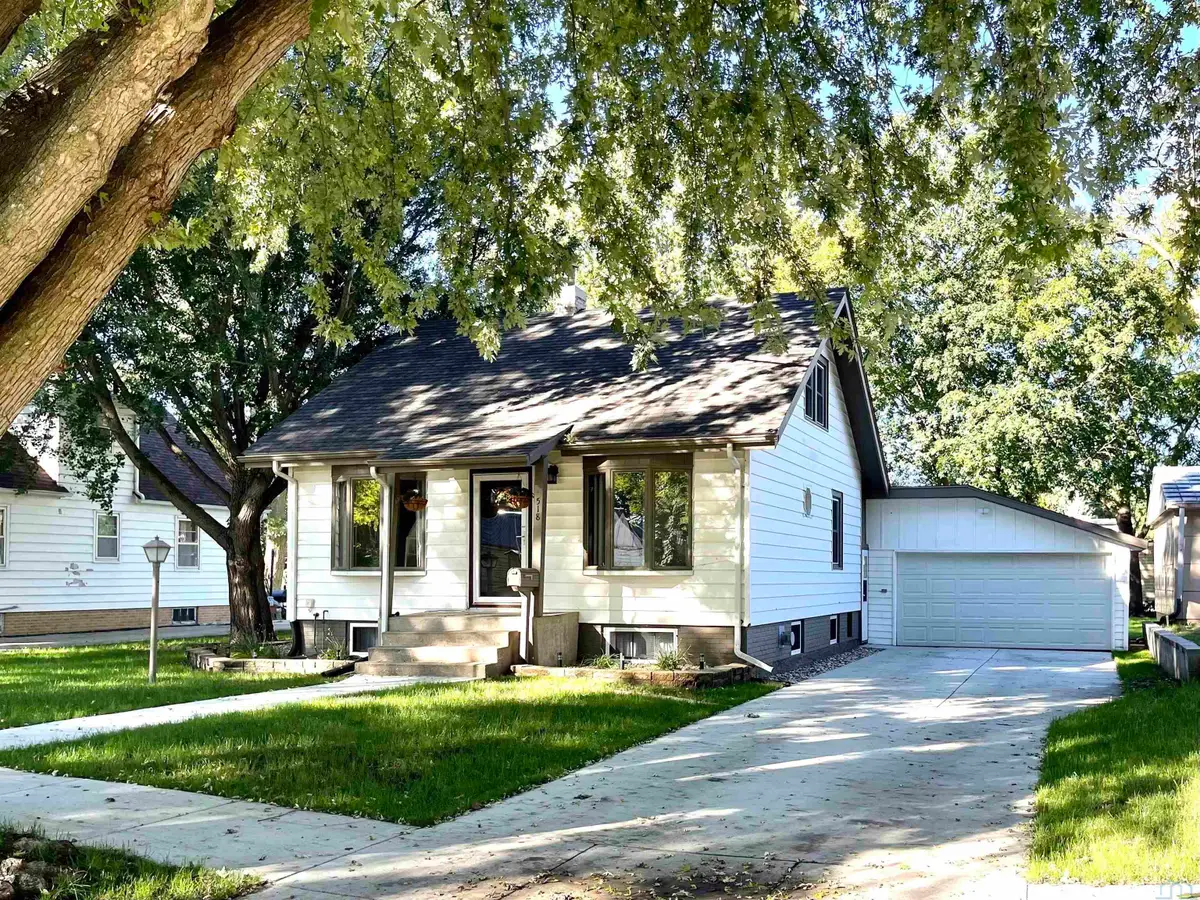 518 Barton Street, Storm Lake, IA 50588 - #1