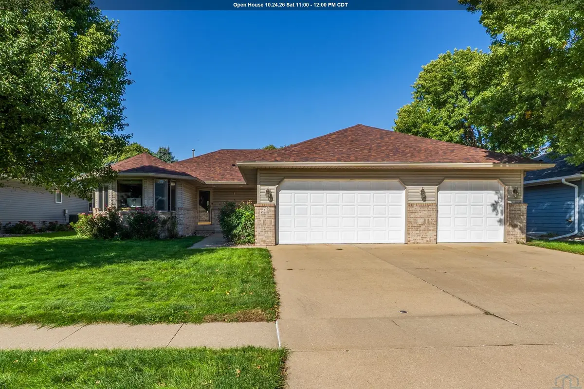 213 Frontier St, Sergeant Bluff, IA 51054 - #1