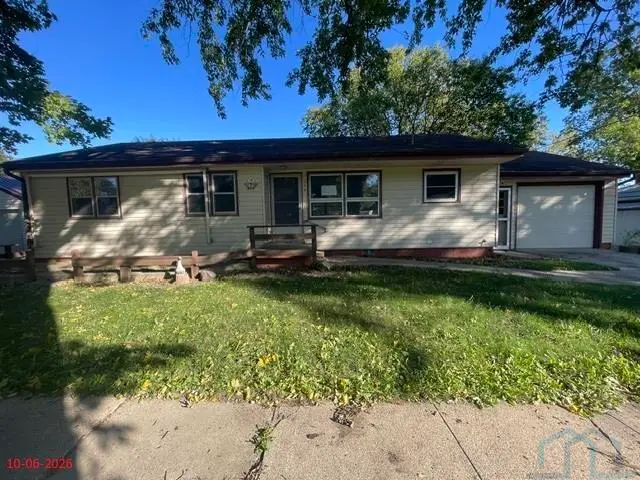 206 W 3rd St, Schaller, IA 51053 - #1