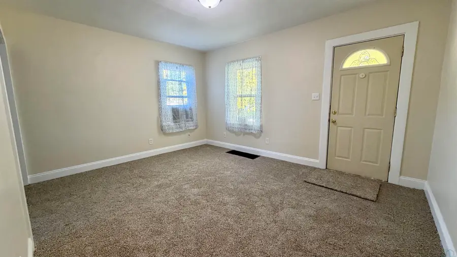 104 E 9TH ST, Storm Lake, IA 50588 - #2