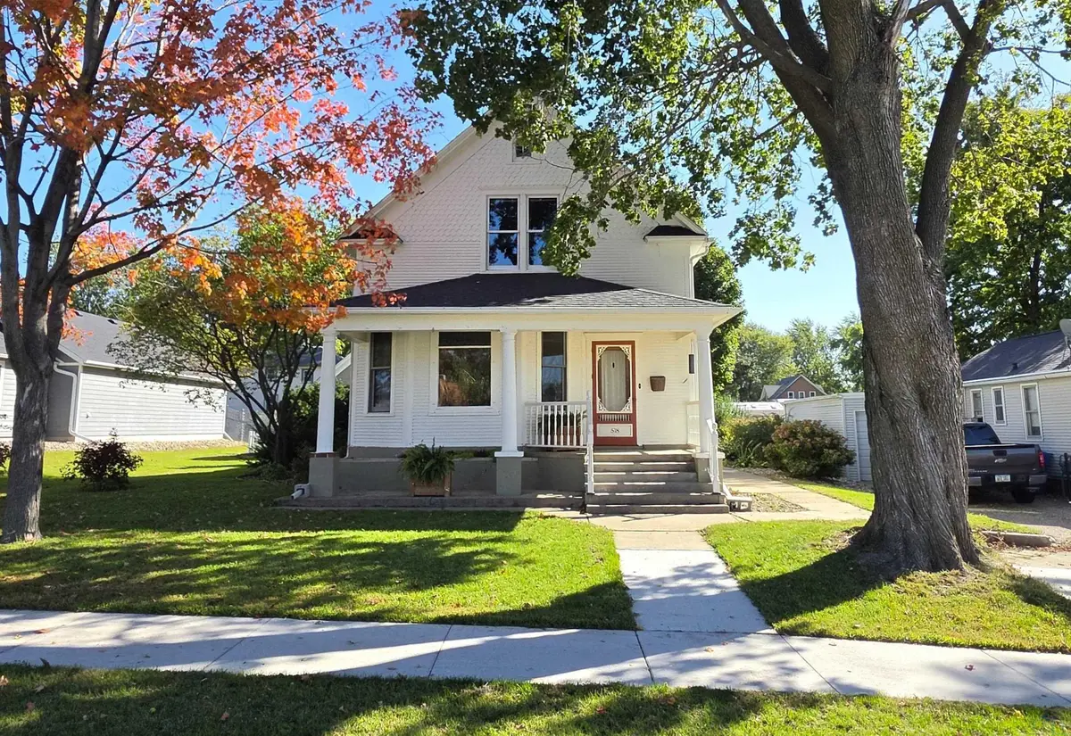 518 S Main Ave, Sioux Center, IA 51250 - #1