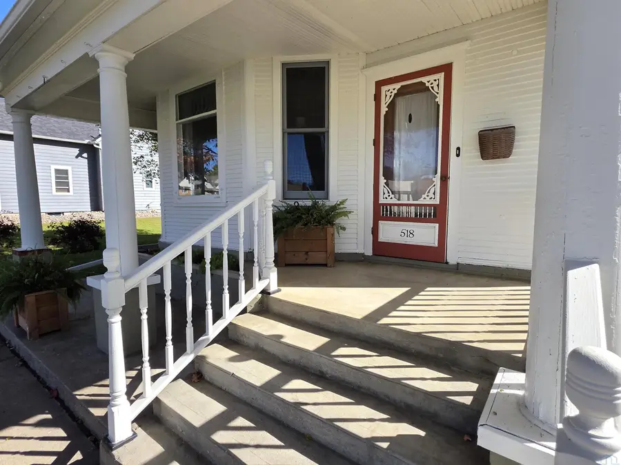 518 S Main Ave, Sioux Center, IA 51250 - #2