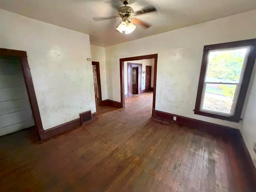 512 Rebecca Street, Sioux City, IA 51103 - #3