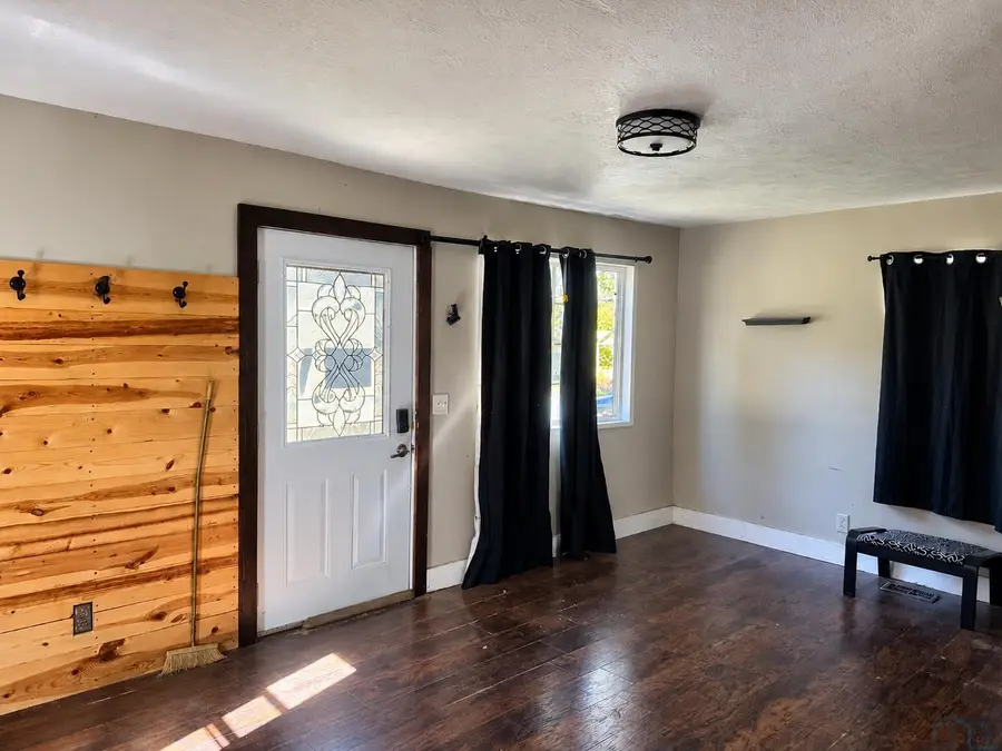 2320 S Henry Street, Sioux City, IA 51106 - #2