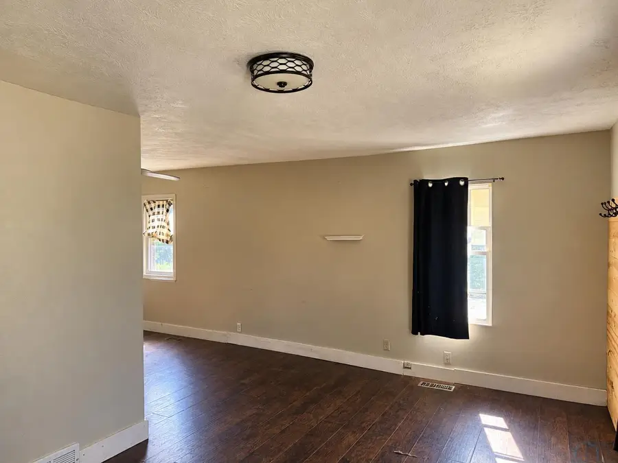 2320 S Henry Street, Sioux City, IA 51106 - #3