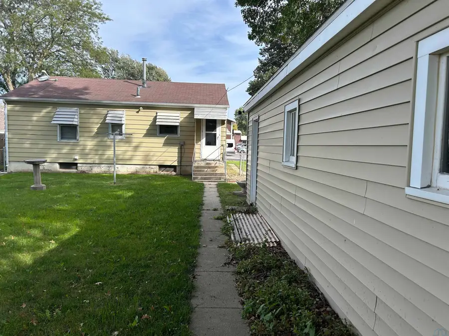 443 NE 2nd Ave, Le Mars, IA 51031 - #3