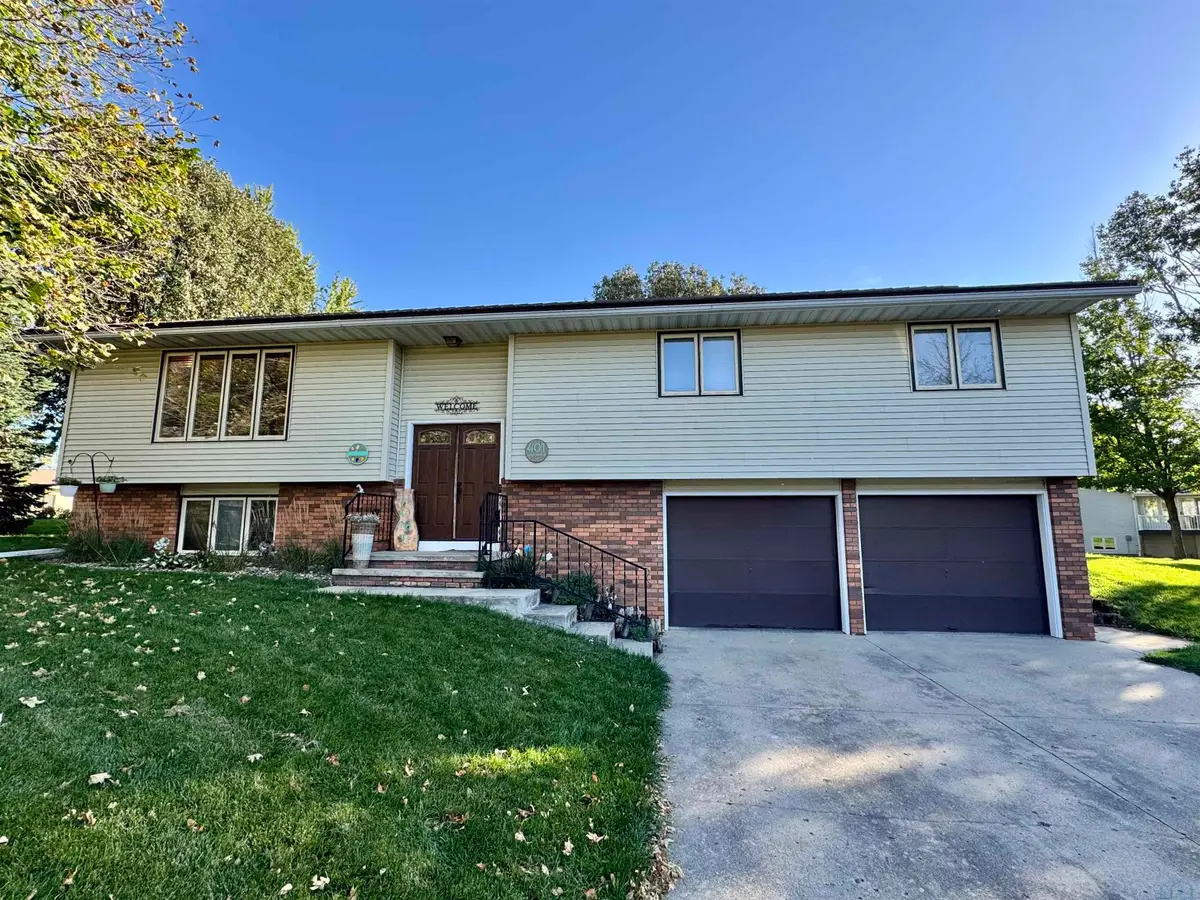 401 ZUIDER ZEE CT SE, Orange City, IA 51041 - #1